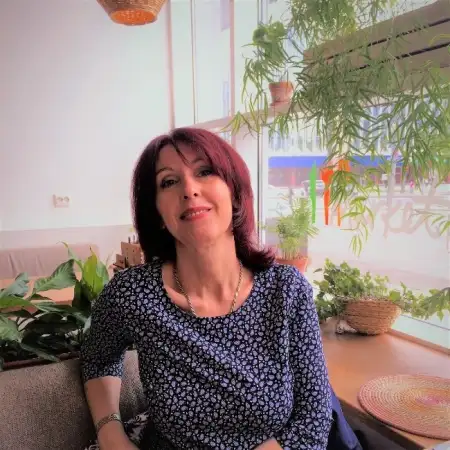 Elena, 56  USA