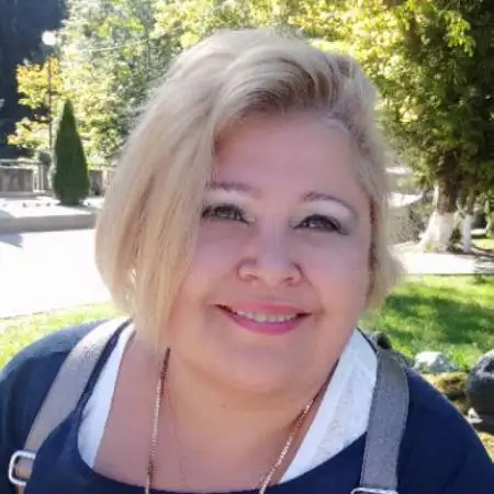 Nataliya, 54  USA