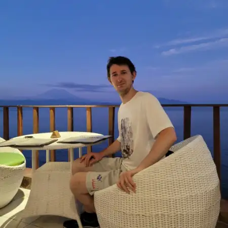 Nikolay, 32Wiesbaden, Germany 