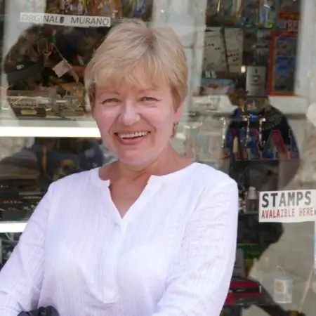 irina, 66Canada 