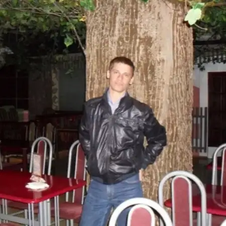 Sergey, 33  UK