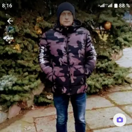 Igor, 41  Canada