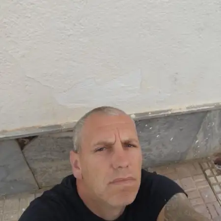 Aleks, 43  USA