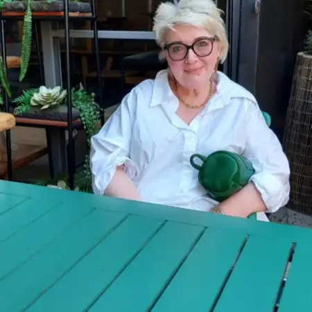 Anna, 68Israel 