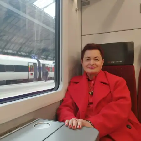Elena, 67Hanover, Germany 
