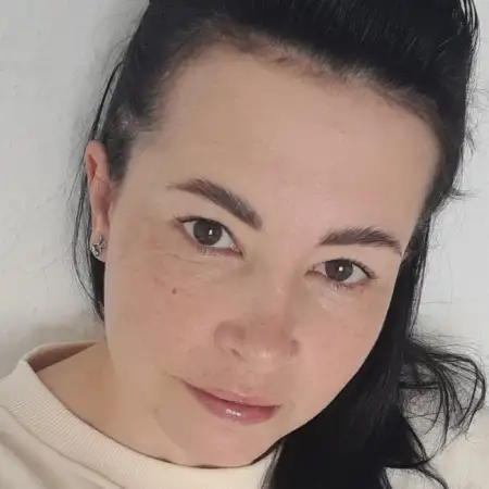 Elena, 41  Witten, Germany