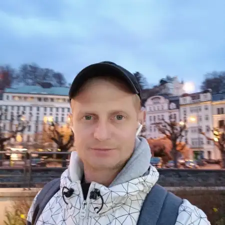 Sergey, 42  Karlovy Vary, Czech Republic