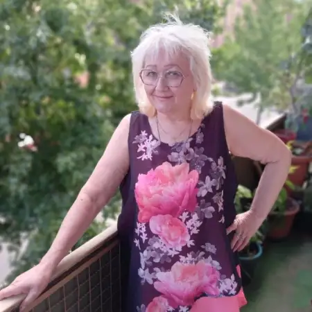 Elena, 68 Newstadt an der Weinstrasse, Germany