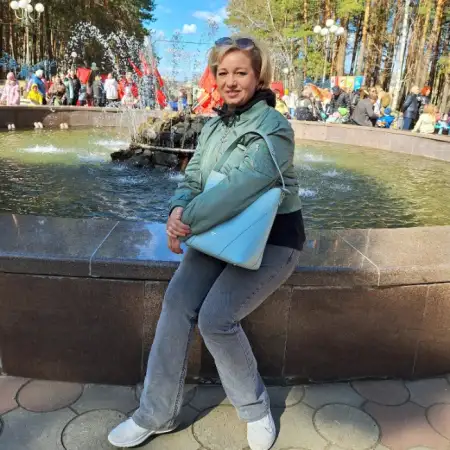 Aleksandra, 51  Russia