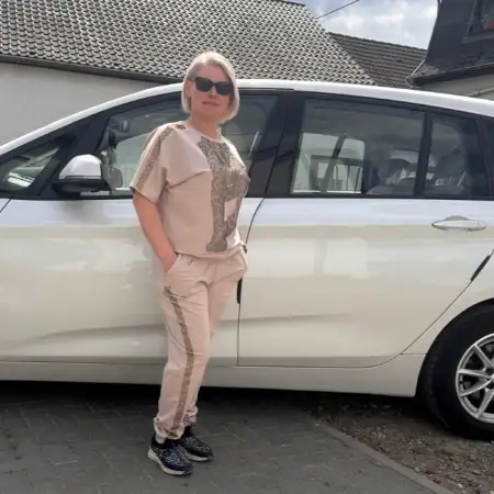 Elena, 45Saarbrücken, Germany