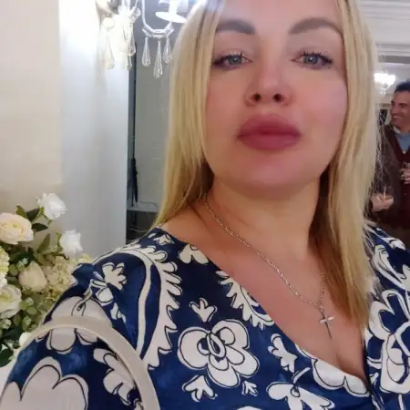 anna, 46Berlin, Ukraine