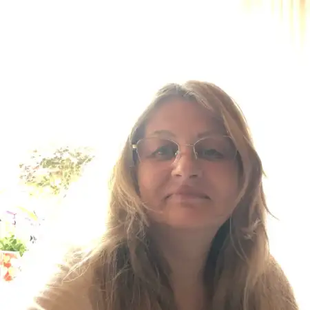 Olena, 48 Hamburg, Germany
