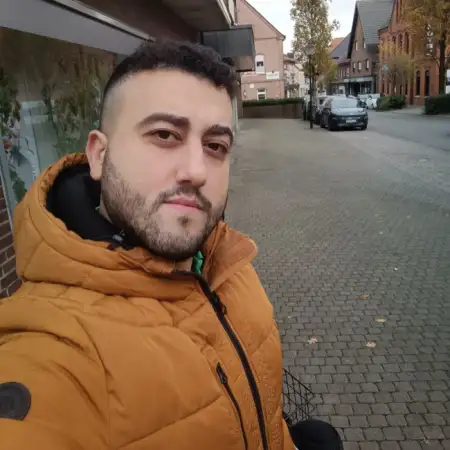 Rafael, 34Bielefeld, Germany 