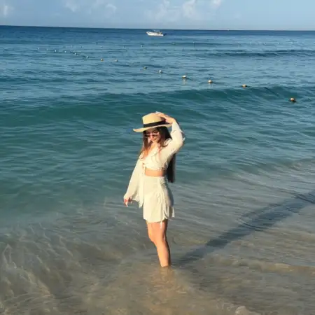 Iulia, 22USA