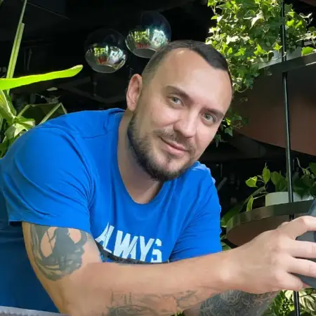 Artem, 44USA