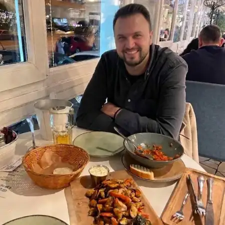 Artur, 38Hamburg, Germany 