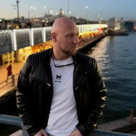 Yuriy, 37Saint Petersburg, Russia