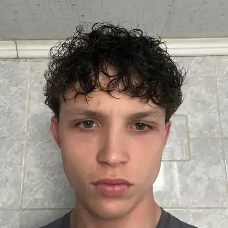 Anton, 18Berlin, Germany 