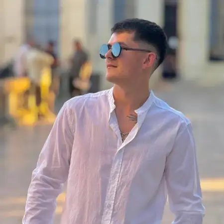 Andrei, 19Valencigne, France 
