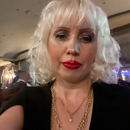 Olga, 46Berlin, Germany 