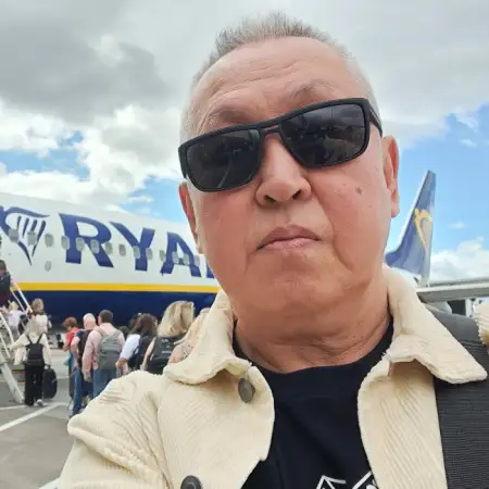 Andrey, 63Glasgow, UK 