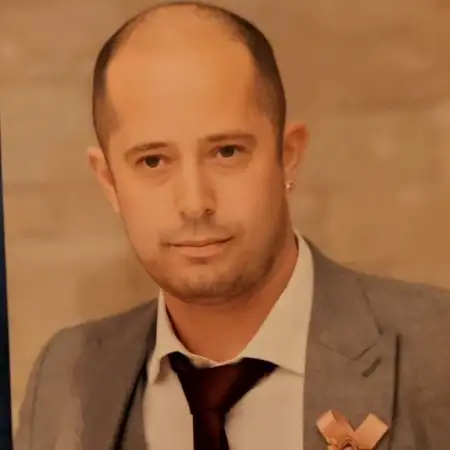 Petar, 39Gelsenkirchen, Germany 