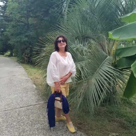 Olga, 56  UK