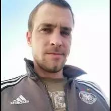 Konstantin, 34  Canada