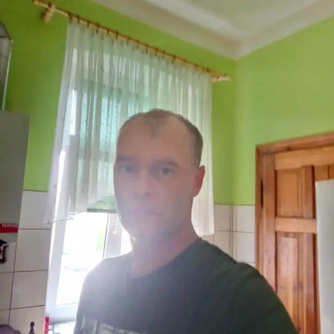 Denis, 42