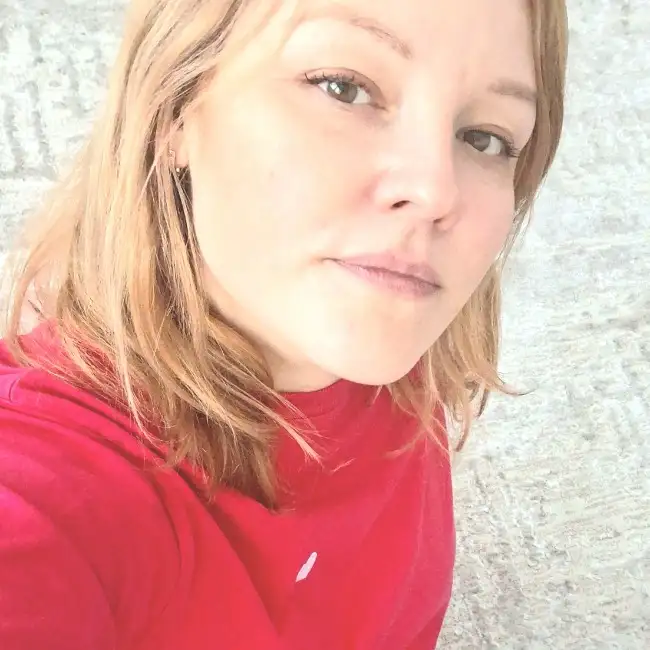 Anna, 42