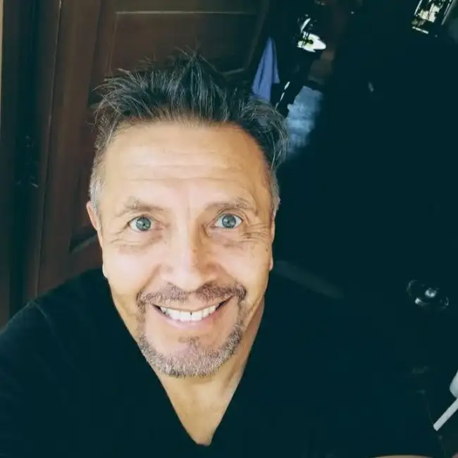 Mauricio, 60