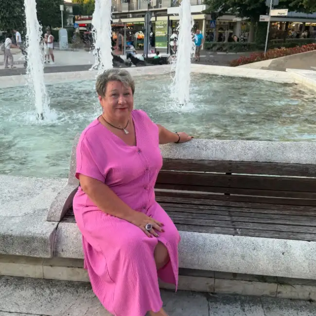 Mariya · 54 ·           