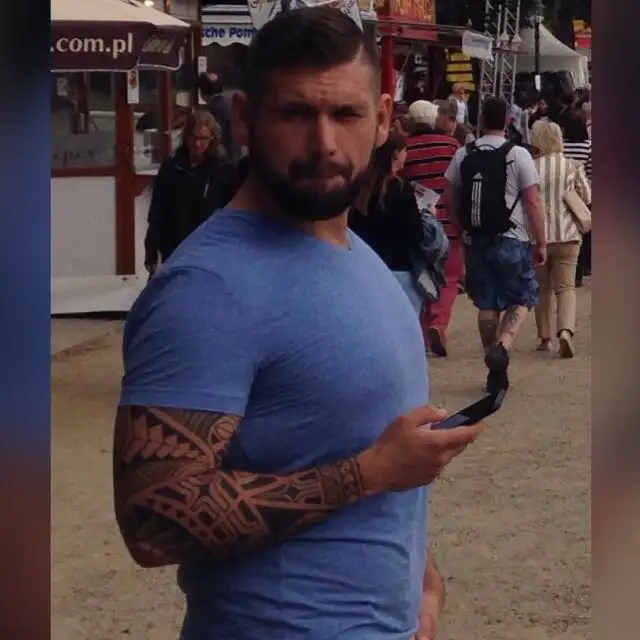 Christian, 40